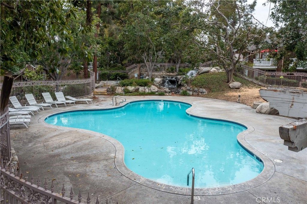 property-img