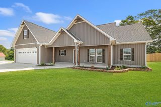 128 Carrington Lane, Albertville, AL 35950