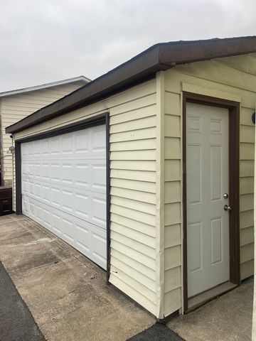 17720 Central Park Avenue, Country Club Hills, IL 60478