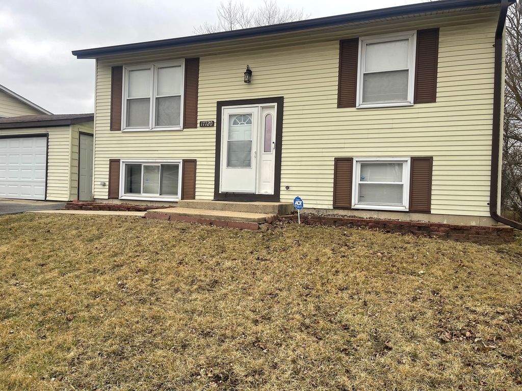 17720 Central Park Avenue, Country Club Hills, IL 60478