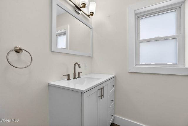 17 Murdock Avenue, Glens Falls, NY 12801