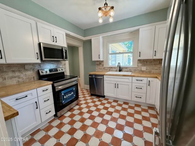 425 Arlington Ave, Jackson, TN 38301