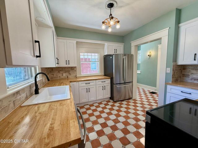 425 Arlington Ave, Jackson, TN 38301