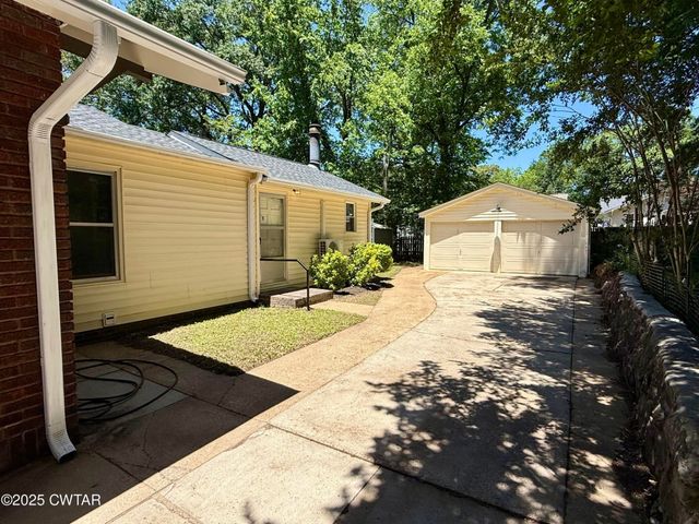 425 Arlington Ave, Jackson, TN 38301