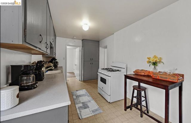 220 Perkins Ave, Vallejo, CA 94590