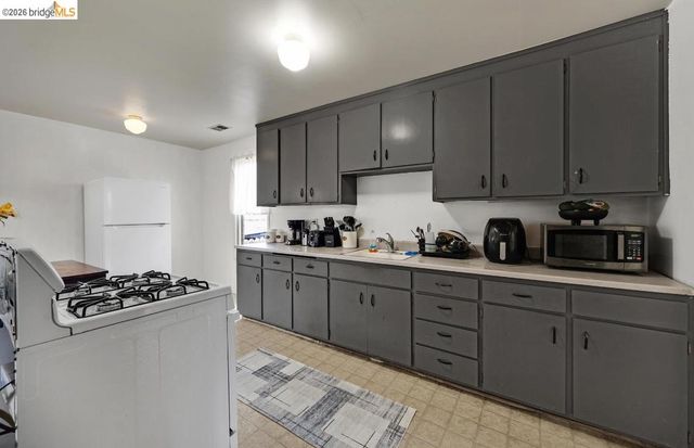 220 Perkins Ave, Vallejo, CA 94590