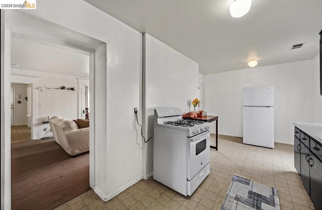 220 Perkins Ave, Vallejo, CA 94590