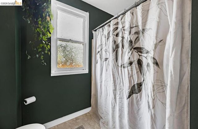 220 Perkins Ave, Vallejo, CA 94590