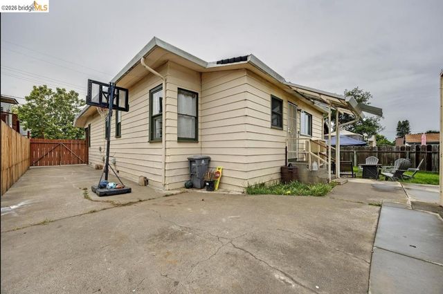 220 Perkins Ave, Vallejo, CA 94590