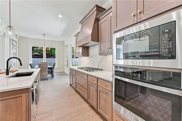 6753 Longview Road, Shawnee, KS 66218