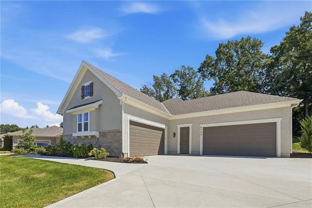 6753 Longview Road, Shawnee, KS 66218