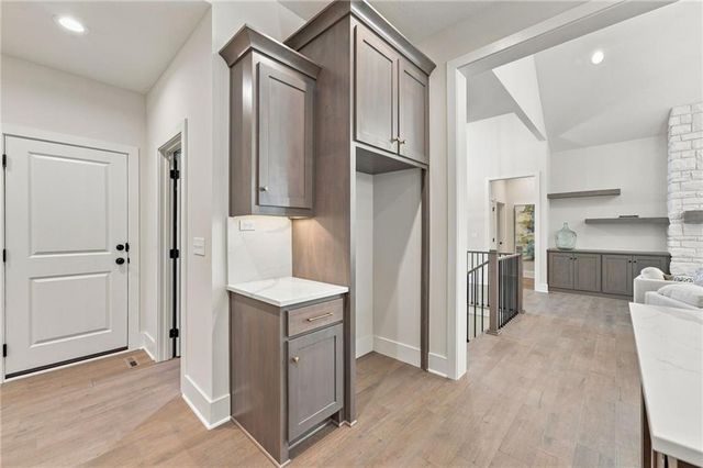6753 Longview Road, Shawnee, KS 66218