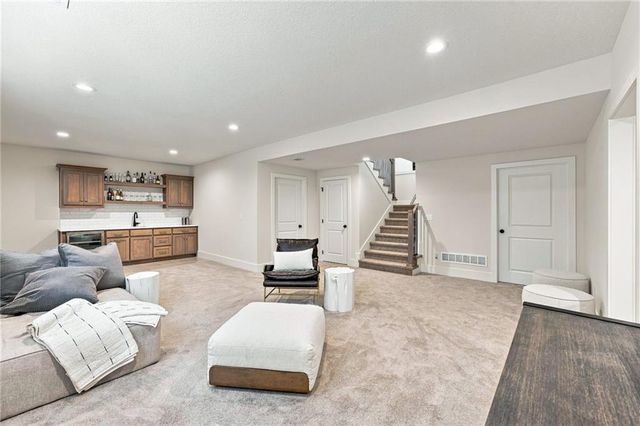6753 Longview Road, Shawnee, KS 66218