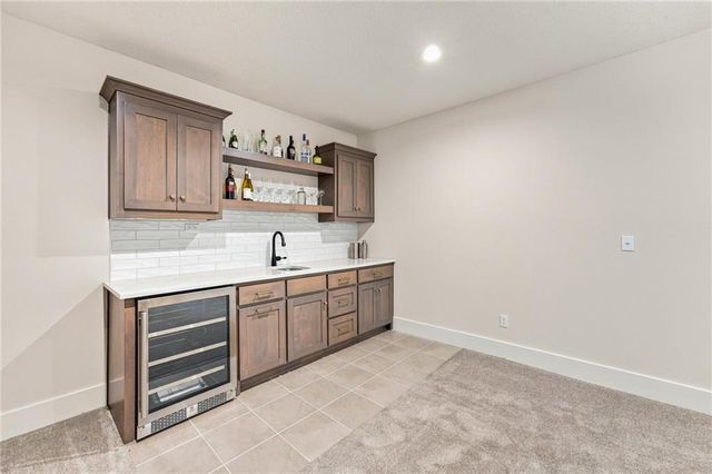 6753 Longview Road, Shawnee, KS 66218