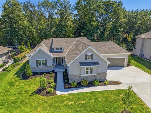 6753 Longview Road, Shawnee, KS 66218