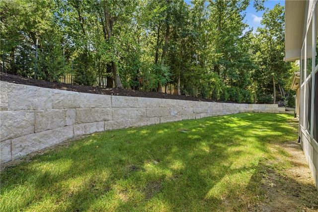 6753 Longview Road, Shawnee, KS 66218