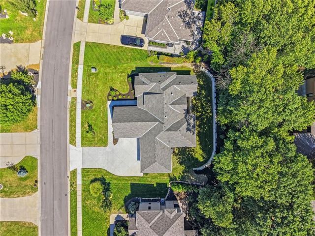 6753 Longview Road, Shawnee, KS 66218
