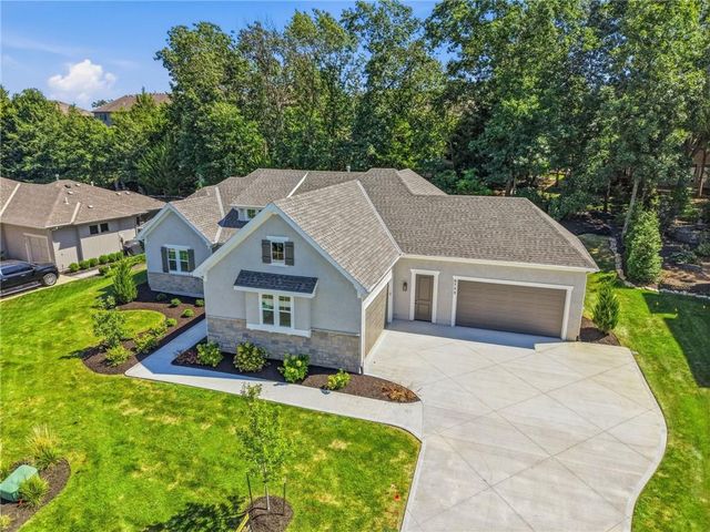 6753 Longview Road, Shawnee, KS 66218