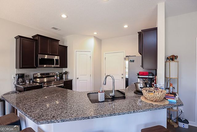 131 Battalion Lane, Hinesville, GA 31313