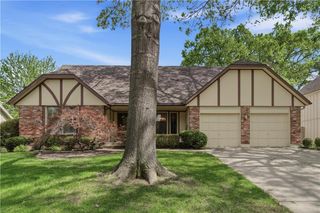 10555 Gillette Street, Lenexa, KS 66215
