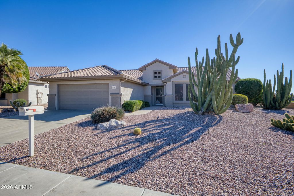 16047 W SANDIA PARK Drive, Surprise, AZ 85374 — exterior