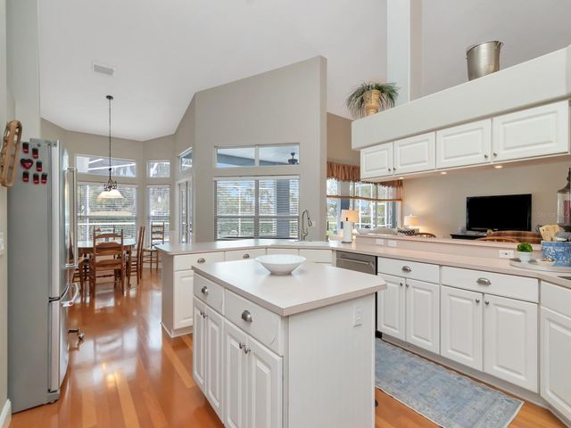 5201 SILVERADO WAY, Valrico, FL 33596