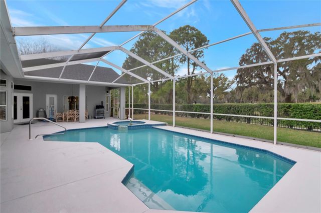 5201 SILVERADO WAY, Valrico, FL 33596