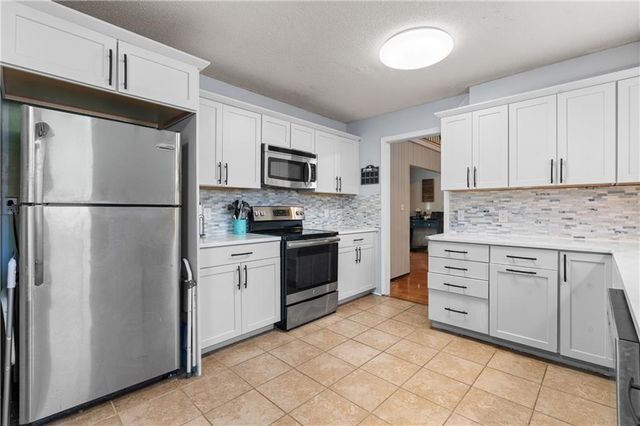 1324 SW 22nd Street, Blue Springs, MO 64015