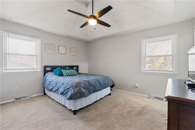 1324 SW 22nd Street, Blue Springs, MO 64015