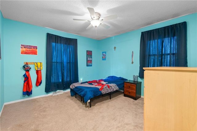 1324 SW 22nd Street, Blue Springs, MO 64015