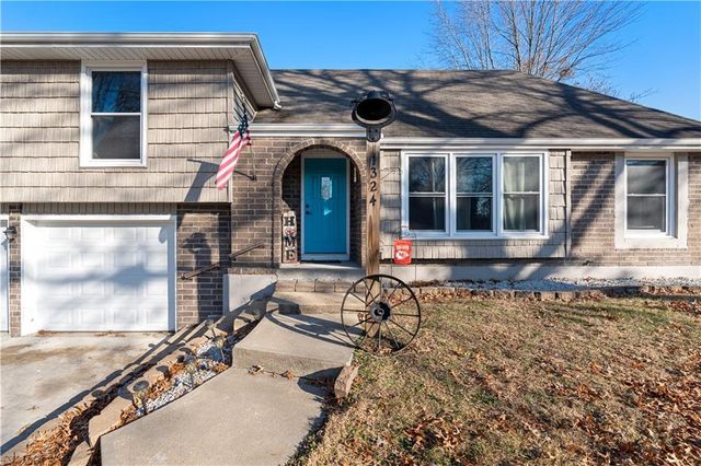 1324 SW 22nd Street, Blue Springs, MO 64015