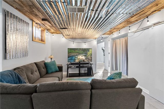 1324 SW 22nd Street, Blue Springs, MO 64015