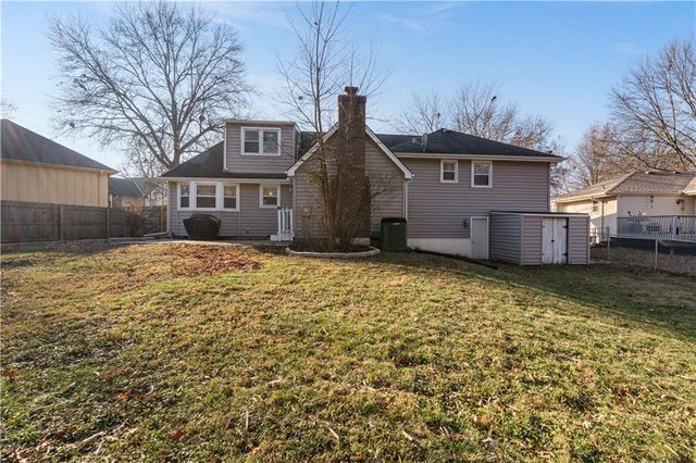 1324 SW 22nd Street, Blue Springs, MO 64015