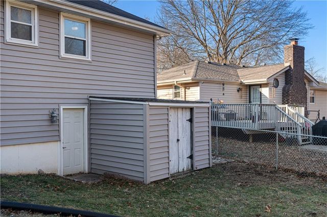 1324 SW 22nd Street, Blue Springs, MO 64015