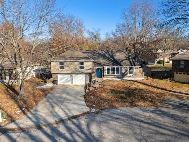 1324 SW 22nd Street, Blue Springs, MO 64015