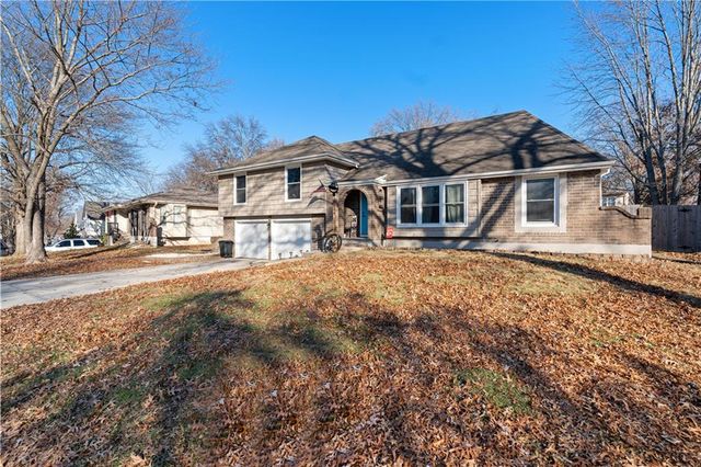 1324 SW 22nd Street, Blue Springs, MO 64015