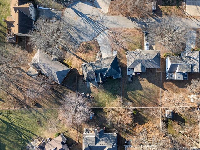 1324 SW 22nd Street, Blue Springs, MO 64015