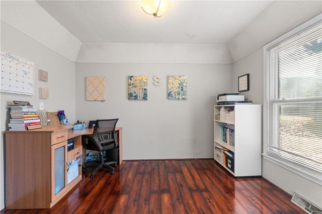 1324 SW 22nd Street, Blue Springs, MO 64015