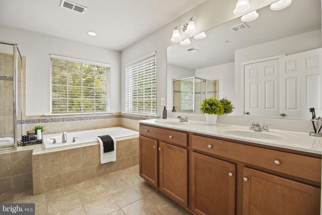 8806 NANCY LN, Fort Washington, MD 20744