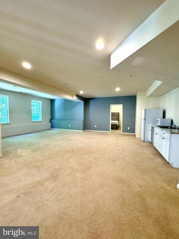 8806 NANCY LN, Fort Washington, MD 20744