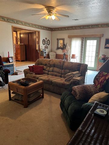 5 Ridgecrest Drive, Chickasha, OK 73018