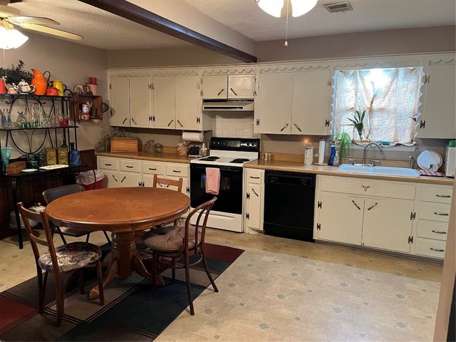 5 Ridgecrest Drive, Chickasha, OK 73018