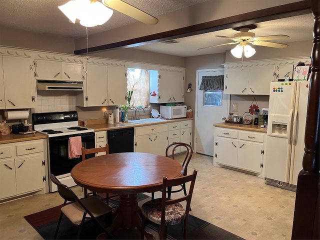 5 Ridgecrest Drive, Chickasha, OK 73018