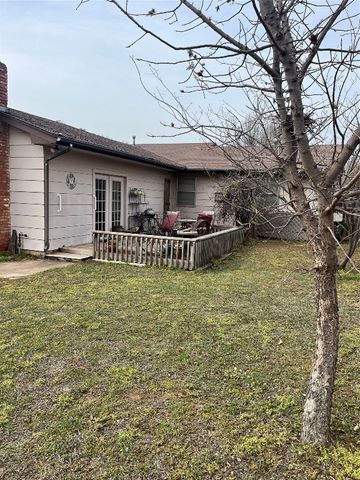 5 Ridgecrest Drive, Chickasha, OK 73018