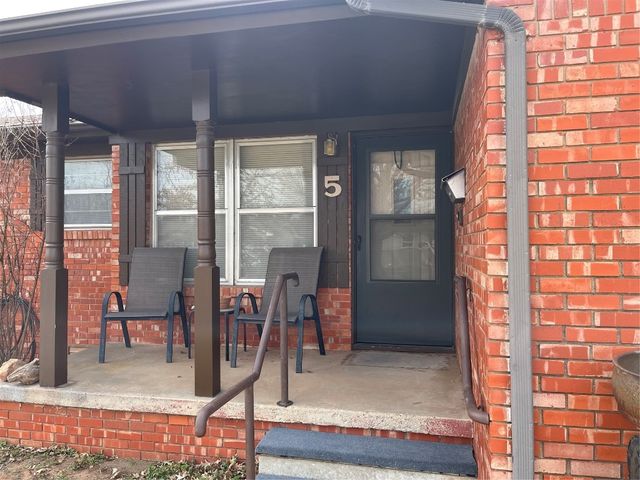 5 Ridgecrest Drive, Chickasha, OK 73018