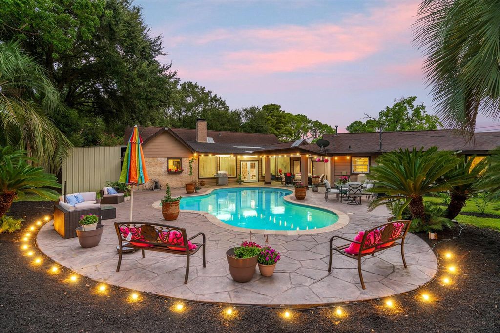 8220 Wateka Circle, Houston, TX 77074
