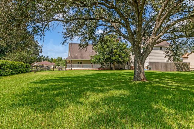 3811 Westerdale Drive, Fulshear, TX 77441