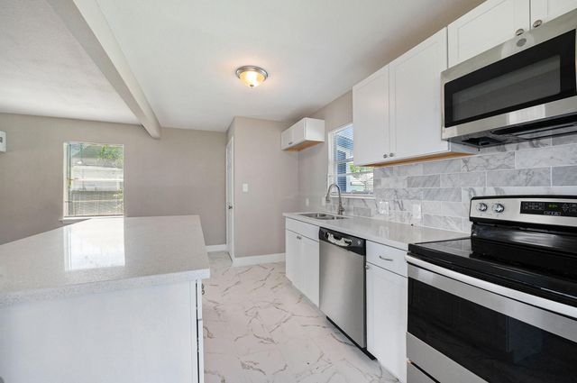517 Center Street, Richmond, TX 77469