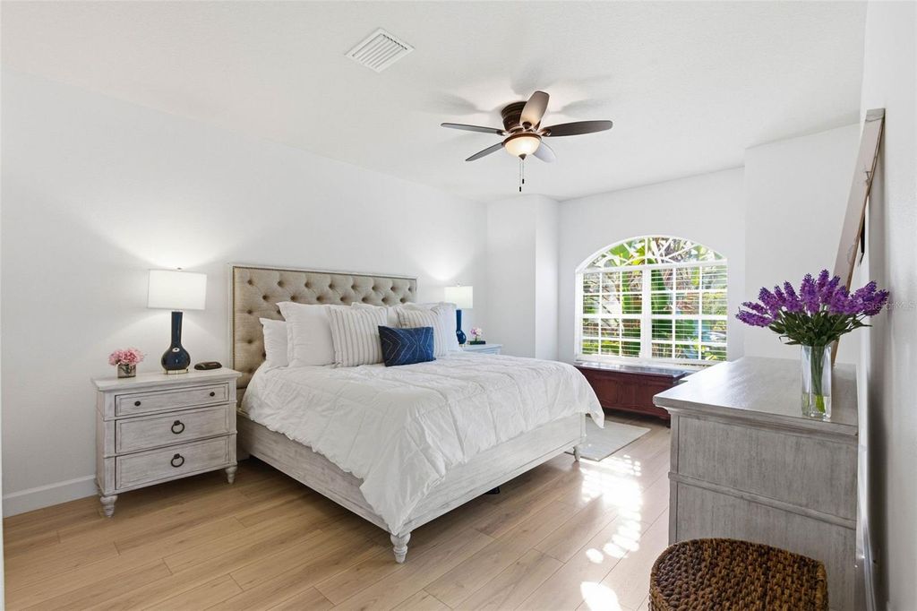 Image 11 of property listing at 20405 CLUB VISTA LANE 3, Tampa, FL 33647