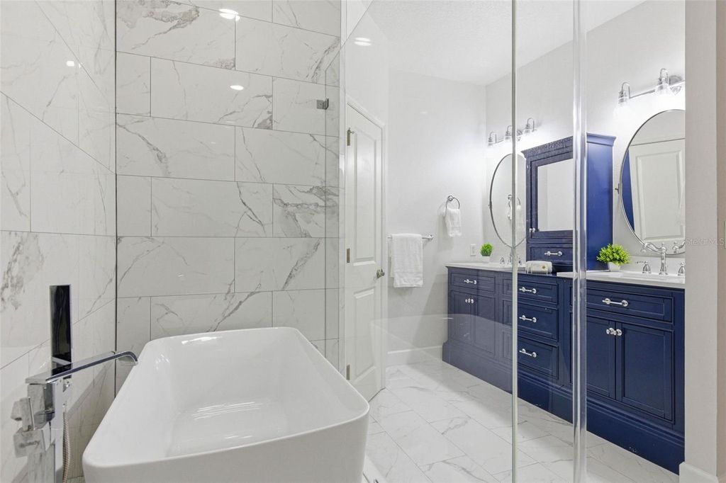 Image 20 of property listing at 20405 CLUB VISTA LANE 3, Tampa, FL 33647